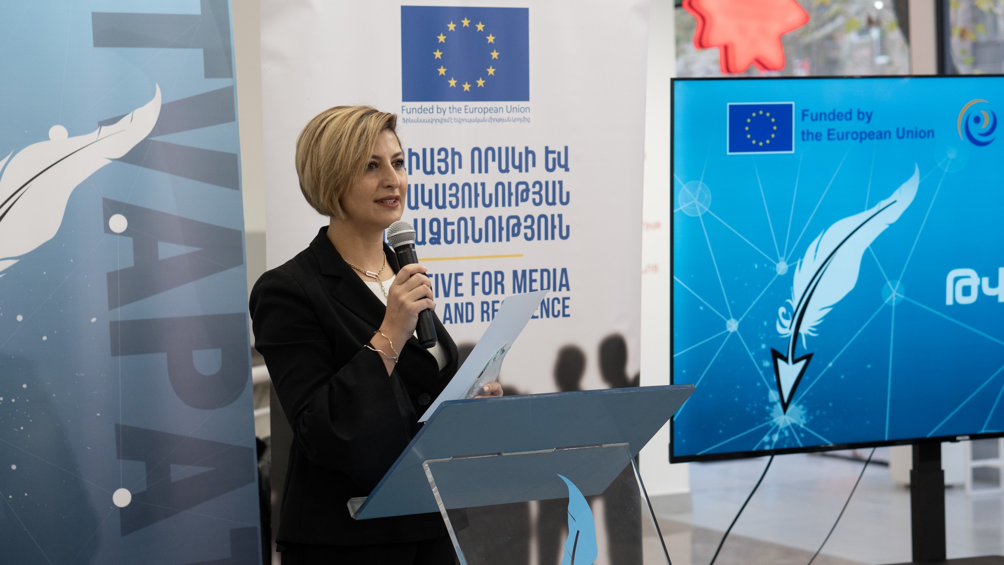 Լուսաբանելով գիտությունը